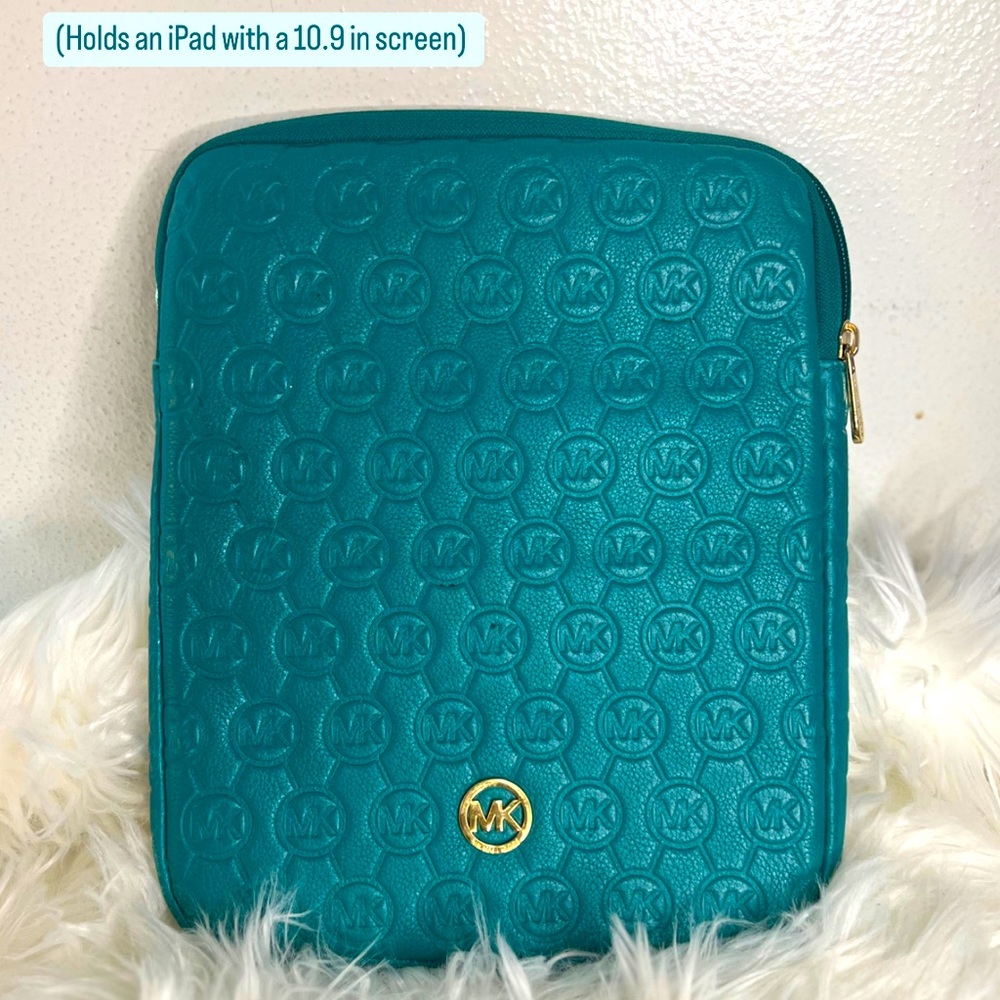 Michael Kors 10.9 in iPad Case in Teal